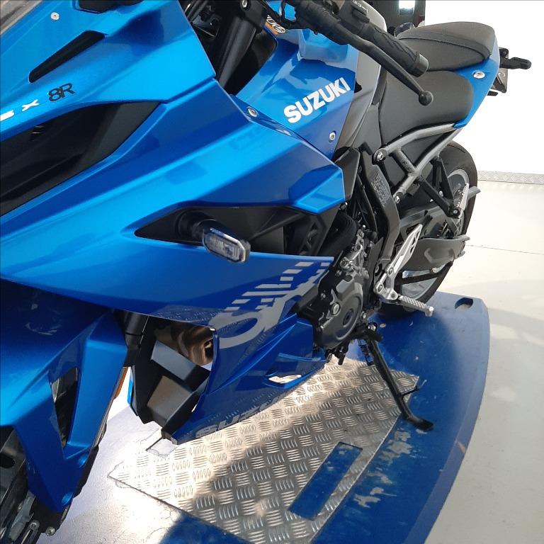 SUZUKI GSX-8R Abs